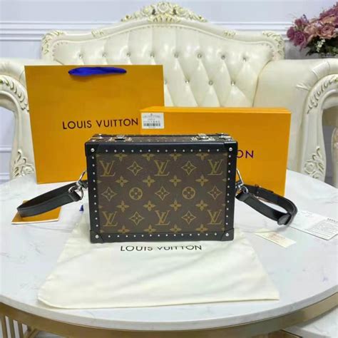 louis vuitton clutch box price